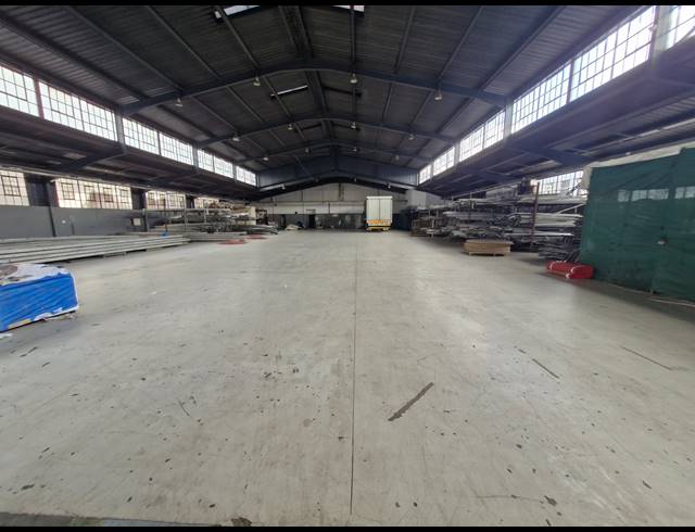 3,029M² WAREHOUSE TO LET IN CITY & SUBURBAN